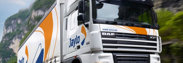 Rotulación de camión para empresa de transporte en Tudela